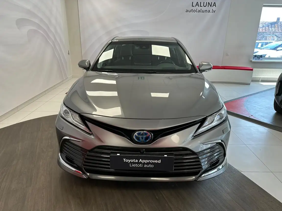 TOYOTA CAMRY