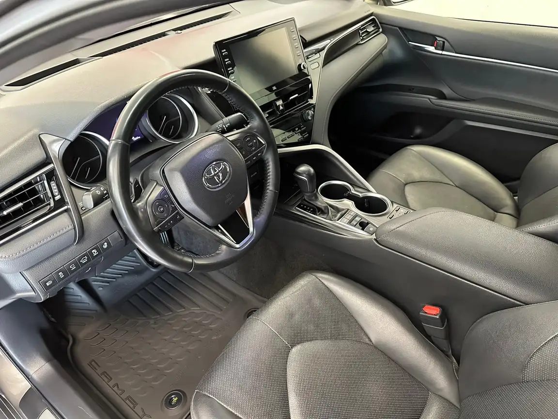 TOYOTA CAMRY