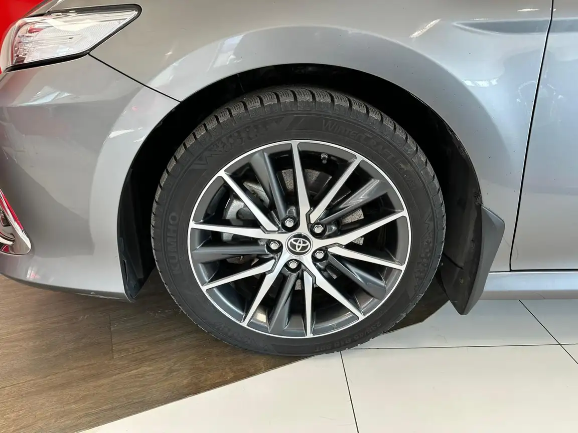 TOYOTA CAMRY