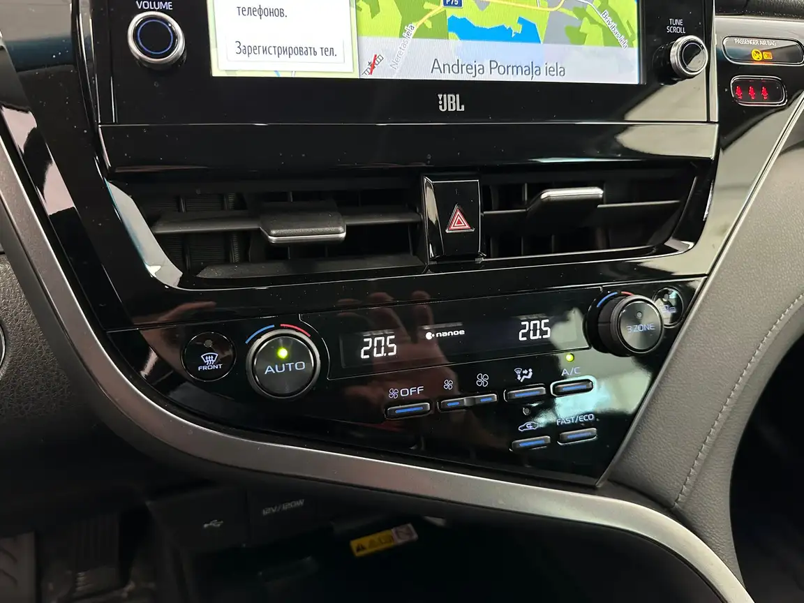 TOYOTA CAMRY