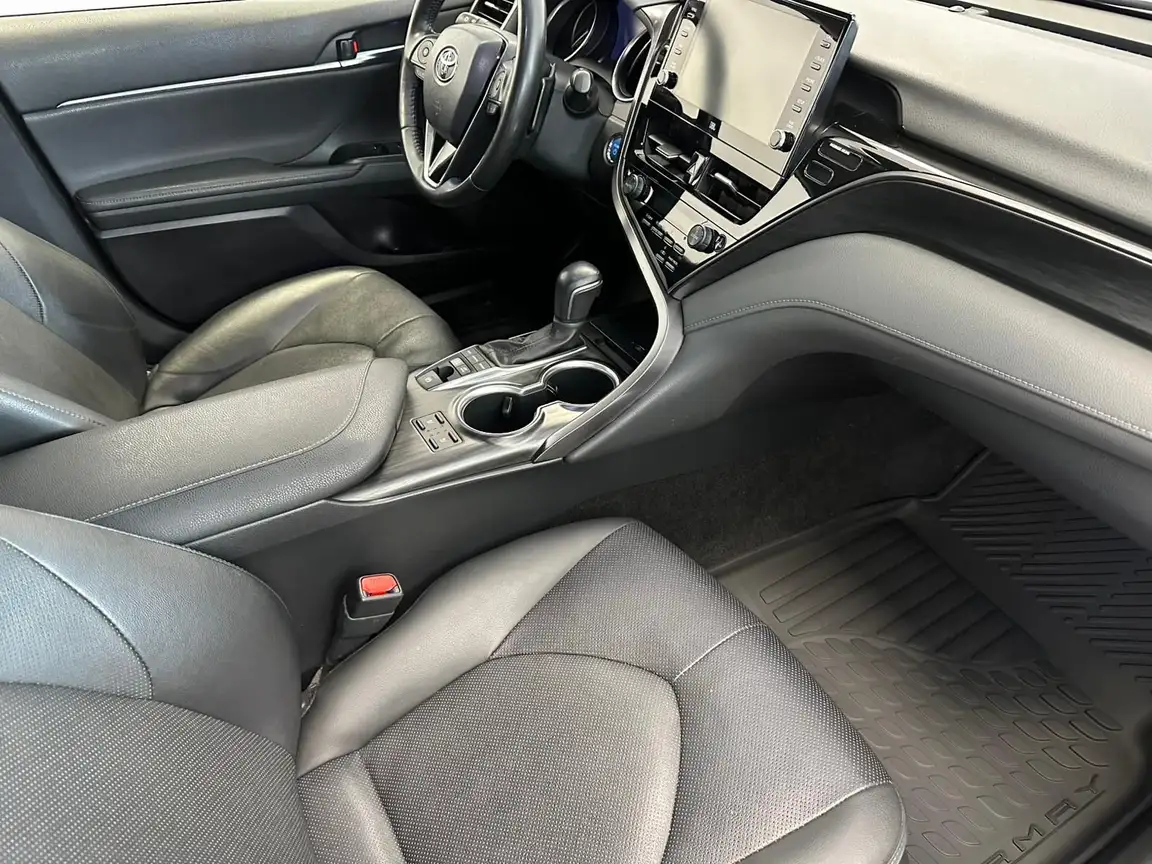 TOYOTA CAMRY