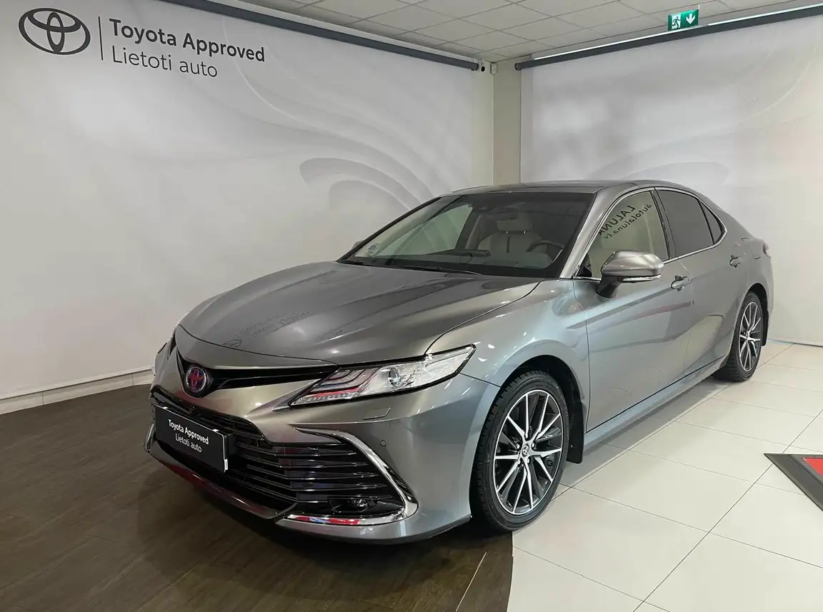 TOYOTA CAMRY
