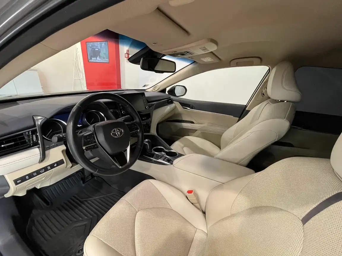 TOYOTA CAMRY