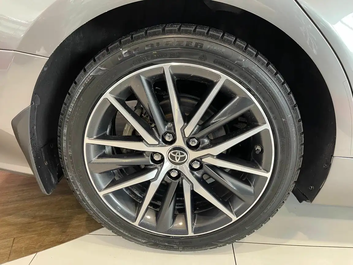 TOYOTA CAMRY
