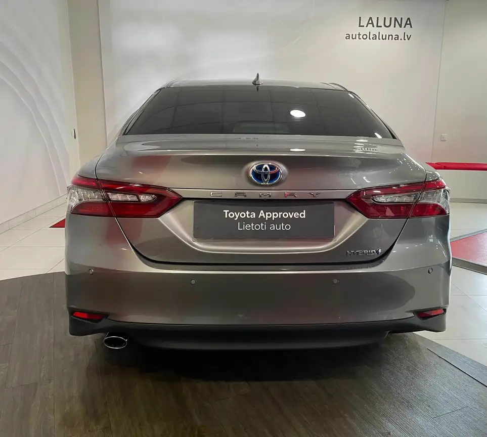 TOYOTA CAMRY