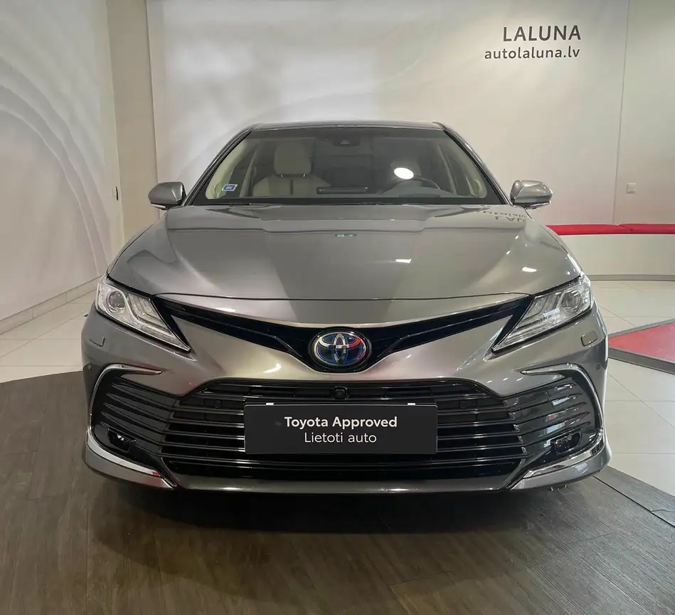 TOYOTA CAMRY