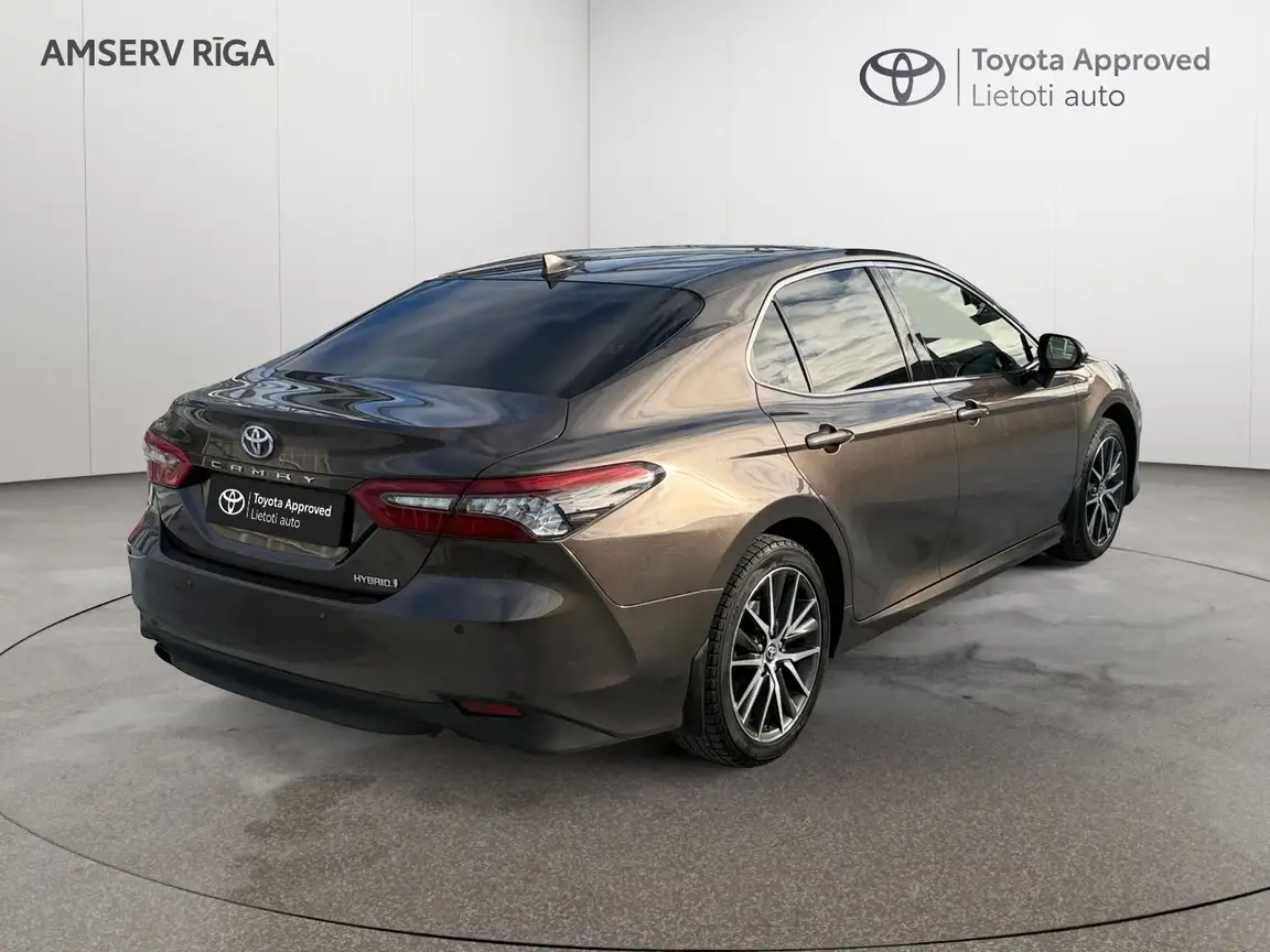 TOYOTA CAMRY
