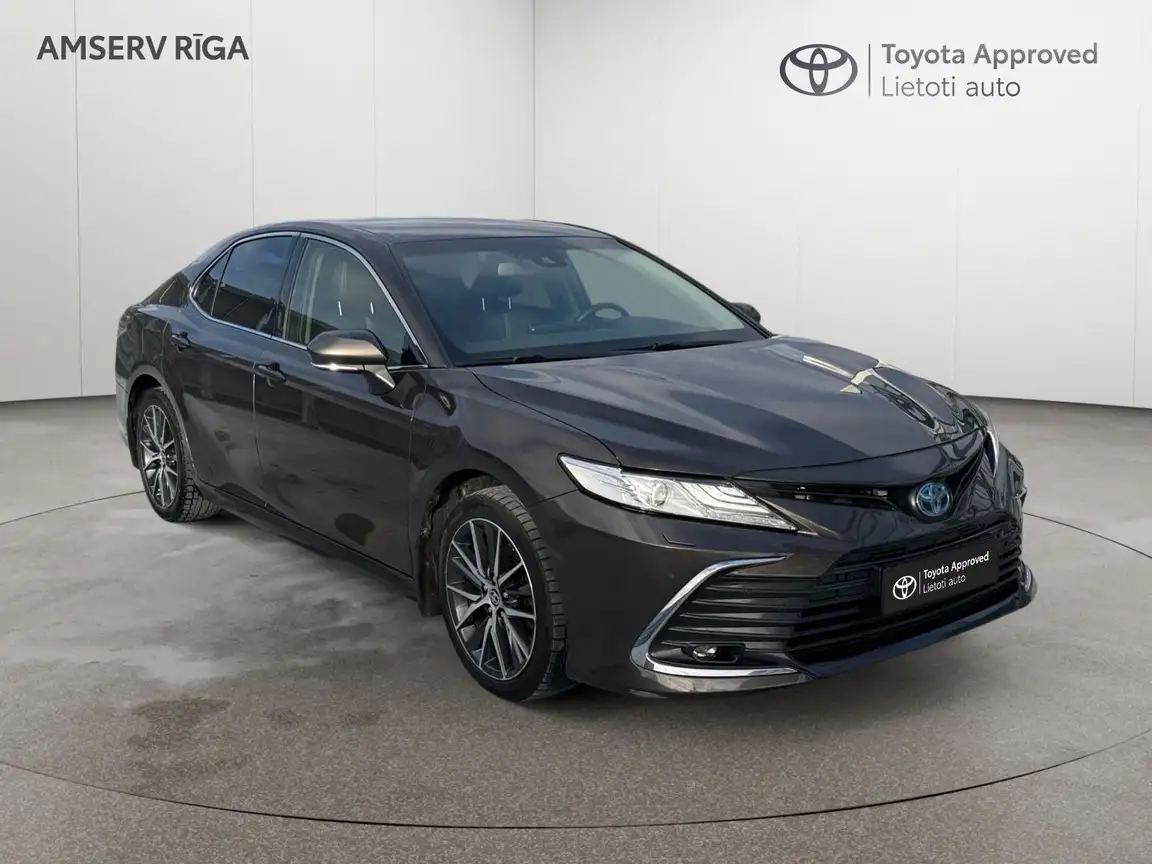TOYOTA CAMRY