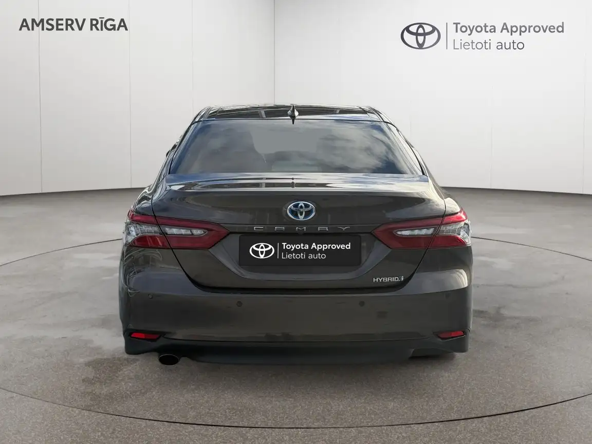 TOYOTA CAMRY