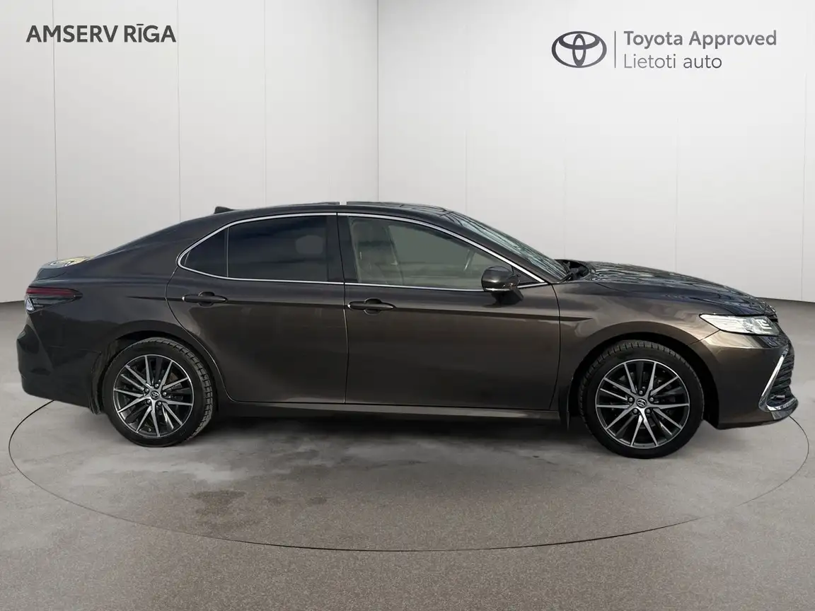 TOYOTA CAMRY
