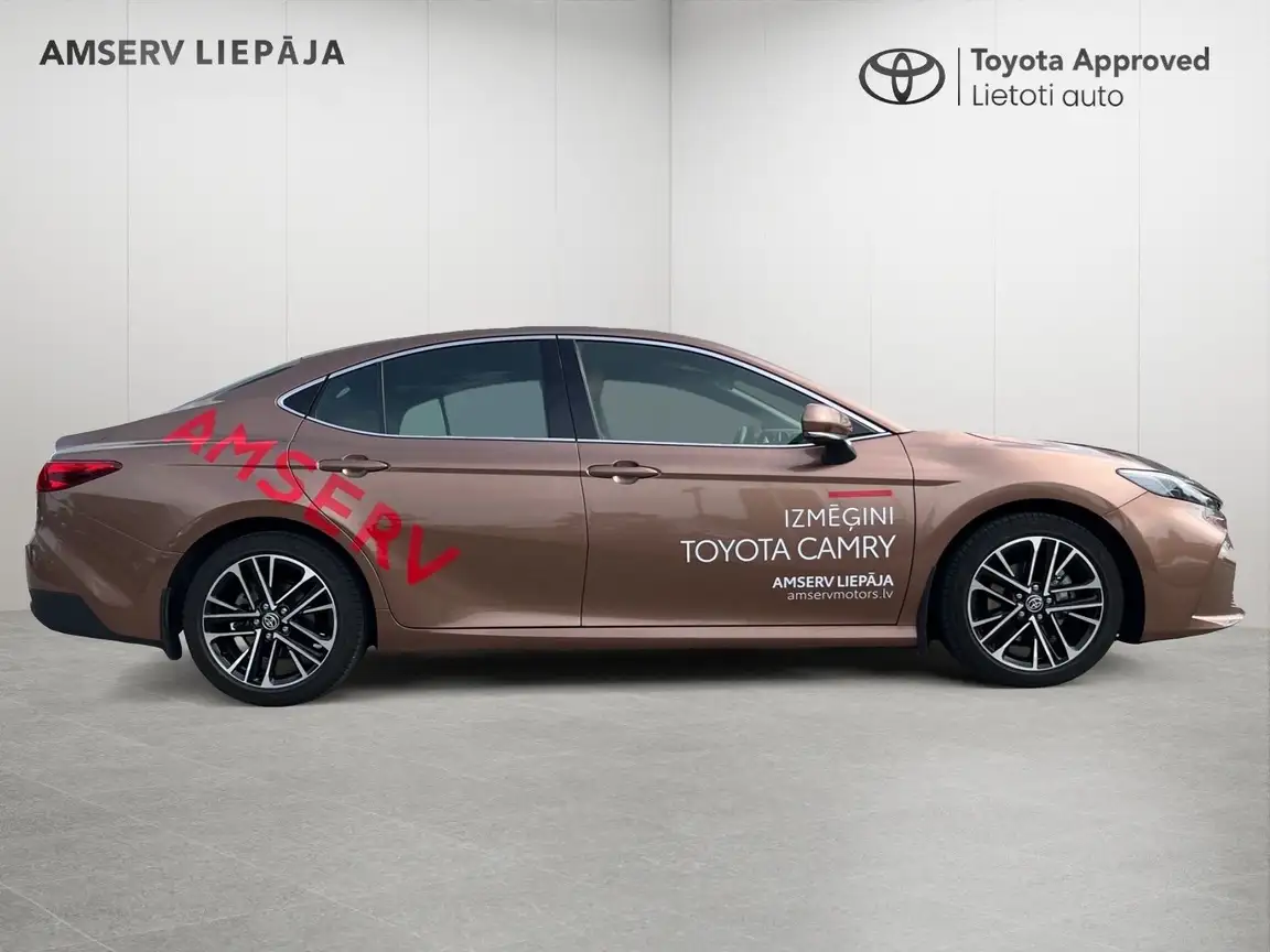 TOYOTA CAMRY