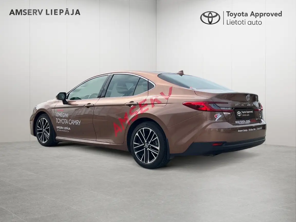 TOYOTA CAMRY