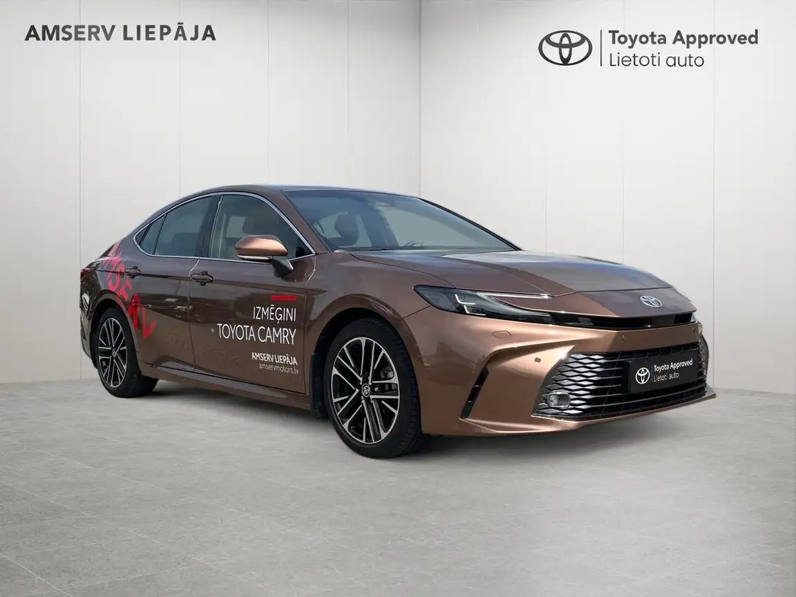 TOYOTA CAMRY