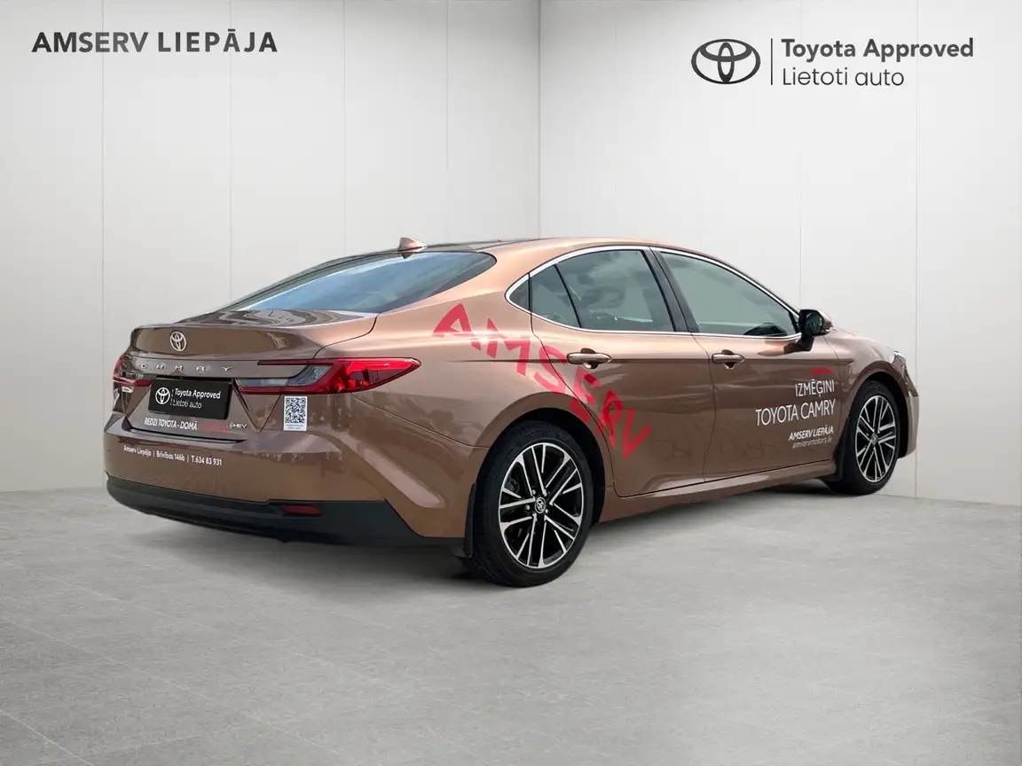 TOYOTA CAMRY