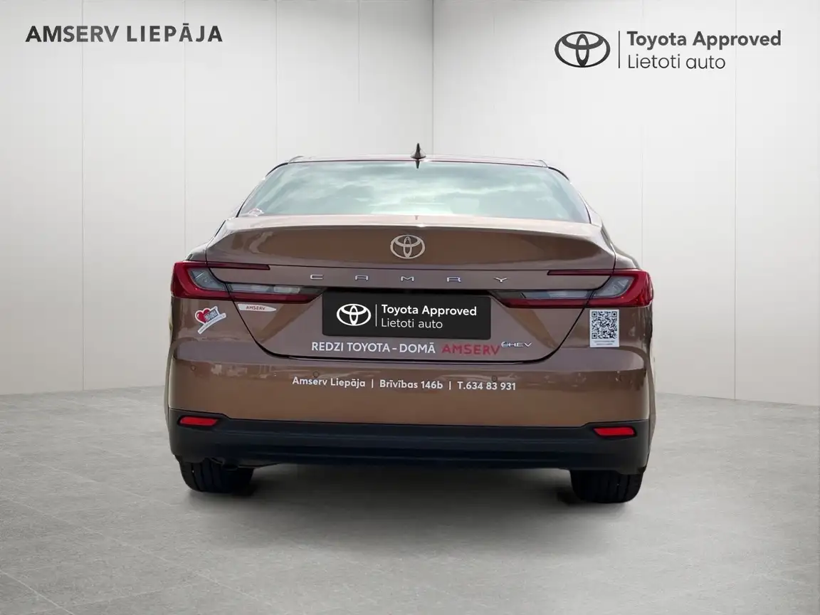 TOYOTA CAMRY