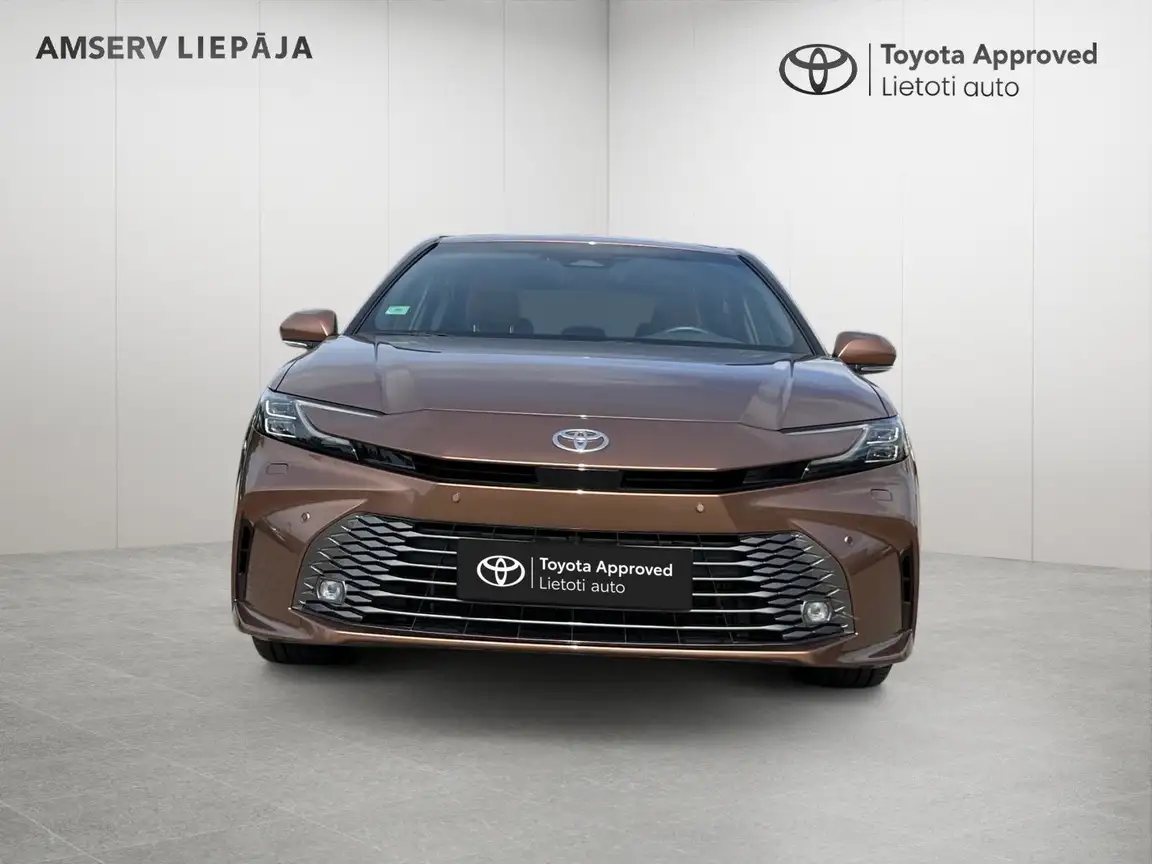 TOYOTA CAMRY