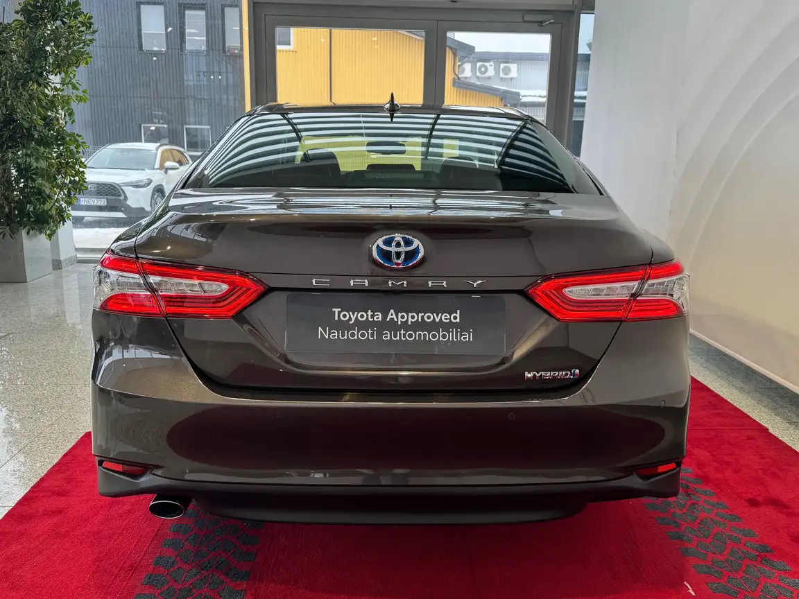 TOYOTA CAMRY