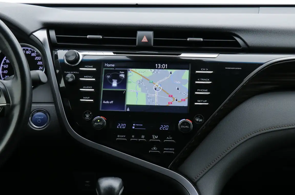 TOYOTA CAMRY