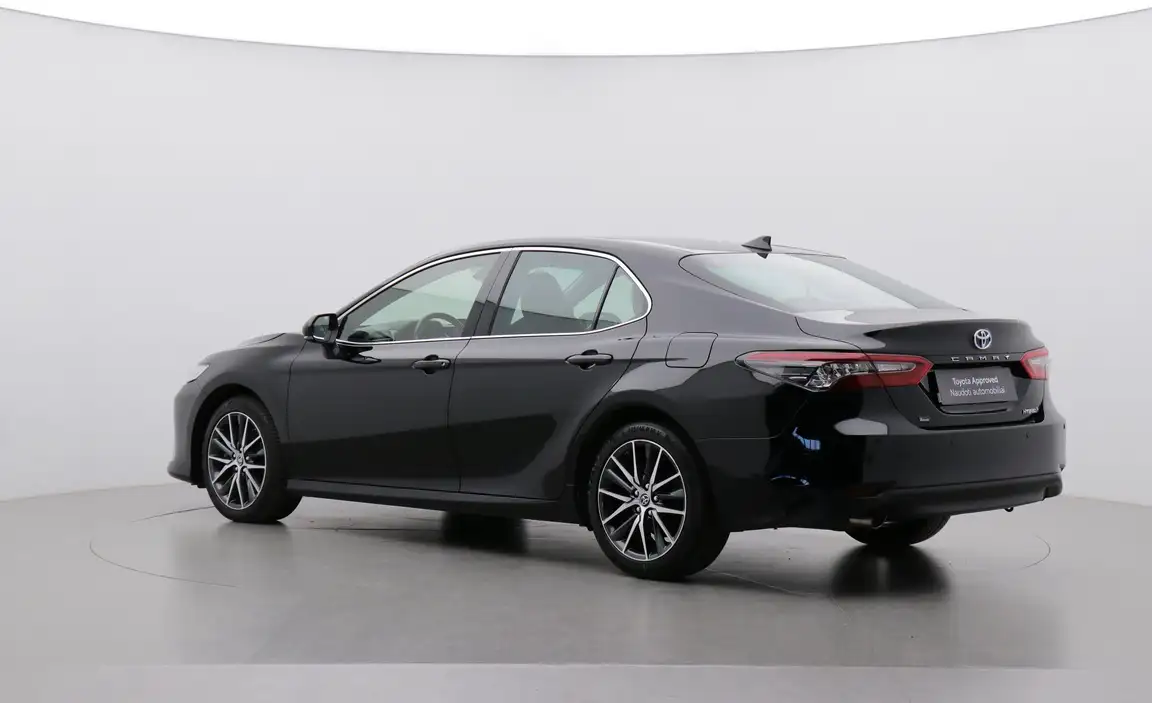 TOYOTA CAMRY