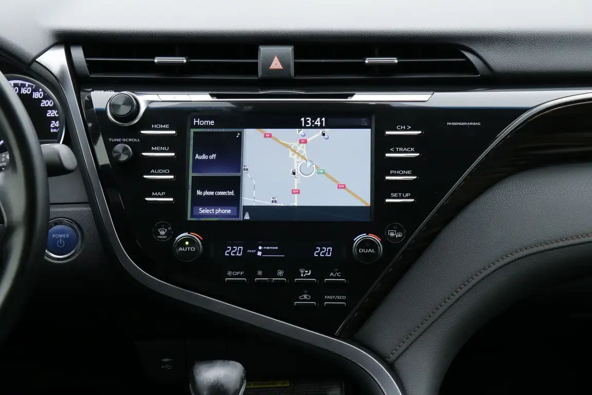 TOYOTA CAMRY