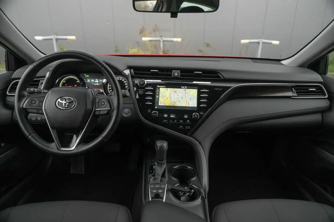 TOYOTA CAMRY