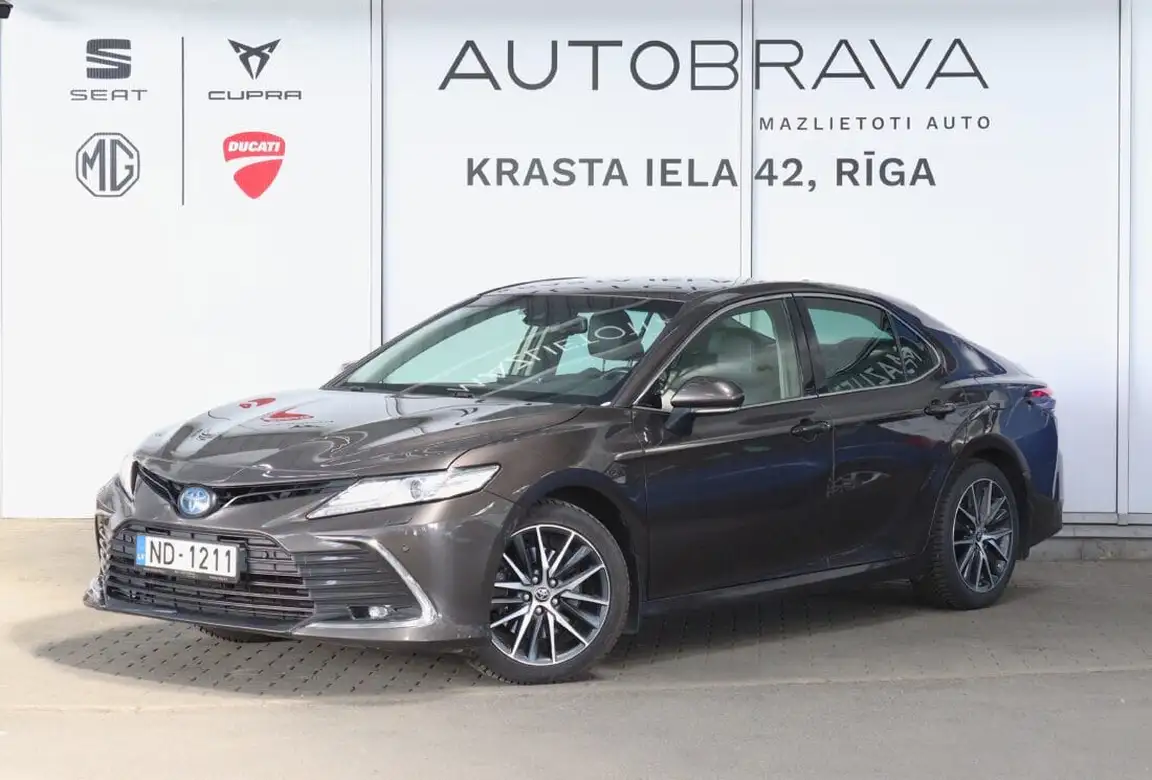 TOYOTA CAMRY