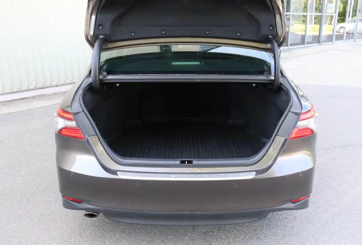 TOYOTA CAMRY