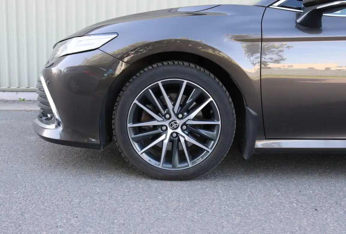 TOYOTA CAMRY