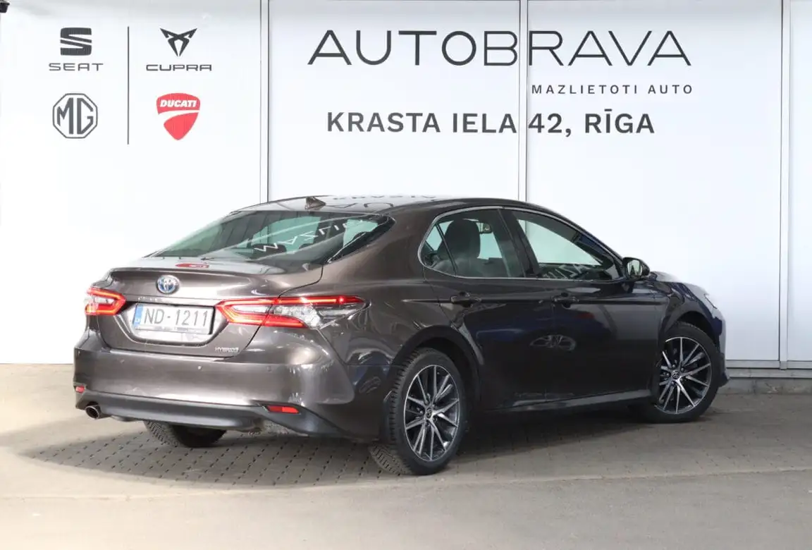 TOYOTA CAMRY