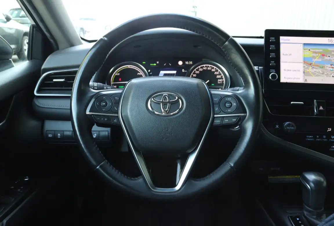 TOYOTA CAMRY