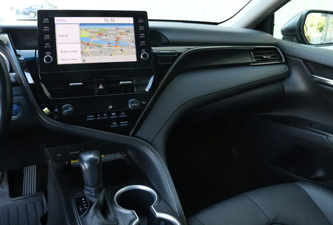 TOYOTA CAMRY