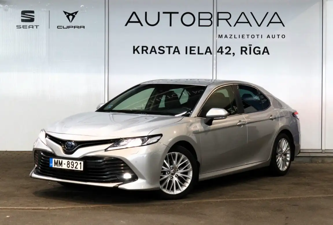 TOYOTA CAMRY
