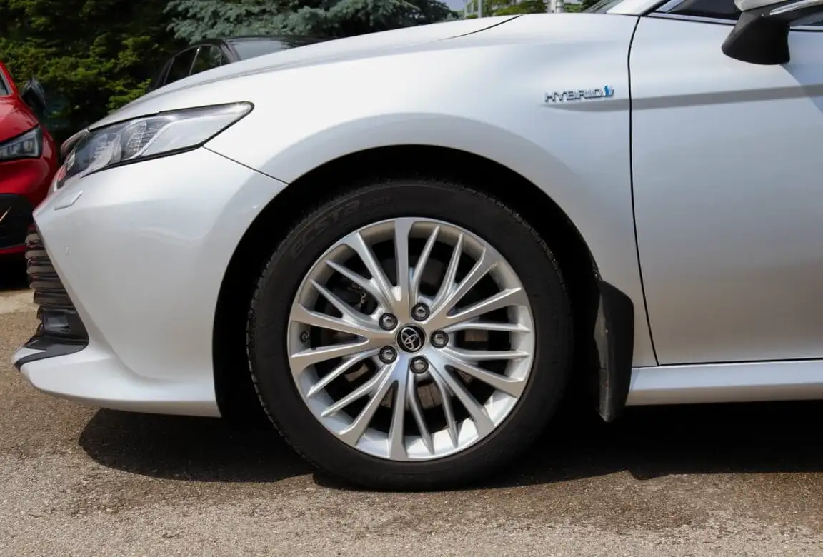 TOYOTA CAMRY
