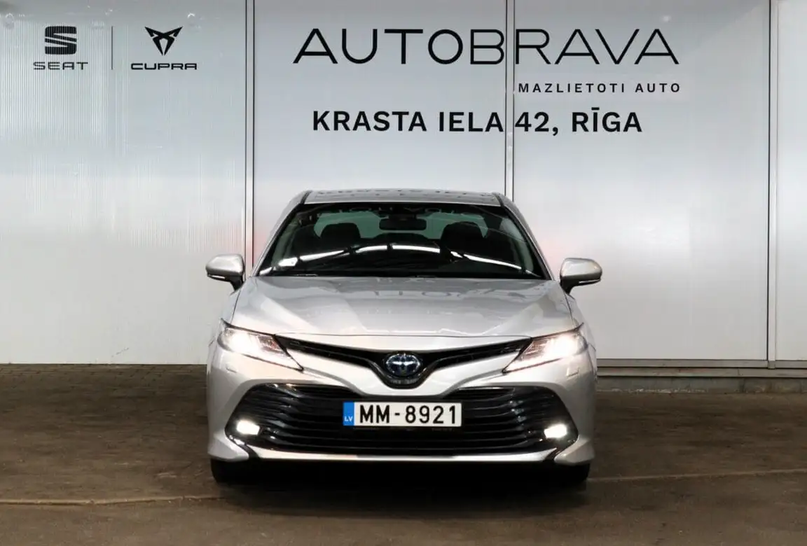 TOYOTA CAMRY