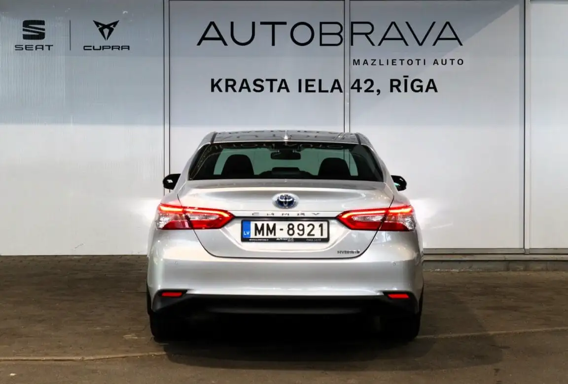TOYOTA CAMRY