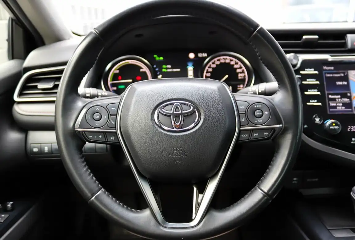 TOYOTA CAMRY