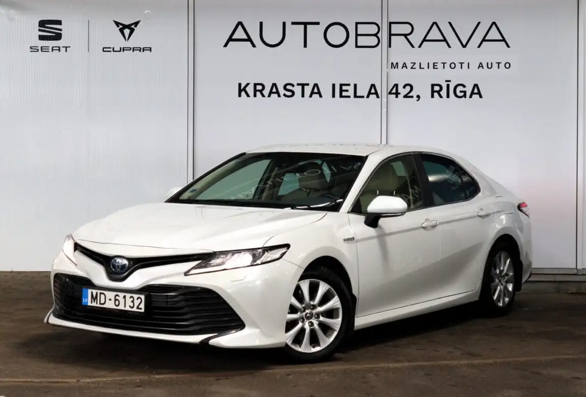 TOYOTA CAMRY