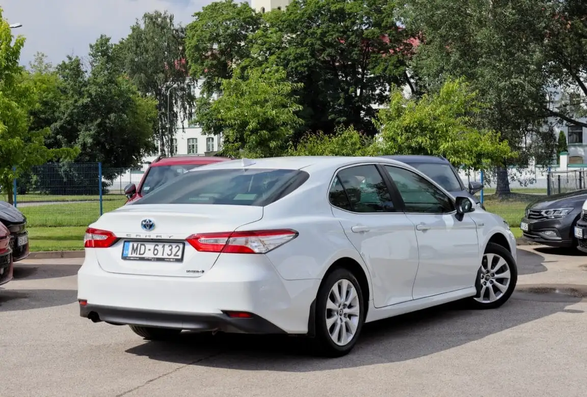 TOYOTA CAMRY