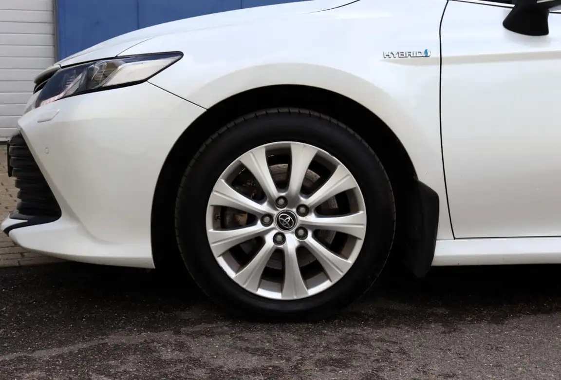 TOYOTA CAMRY