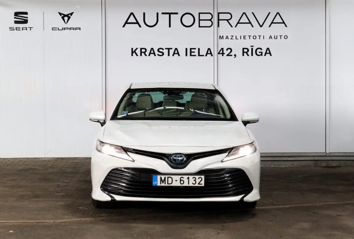 TOYOTA CAMRY