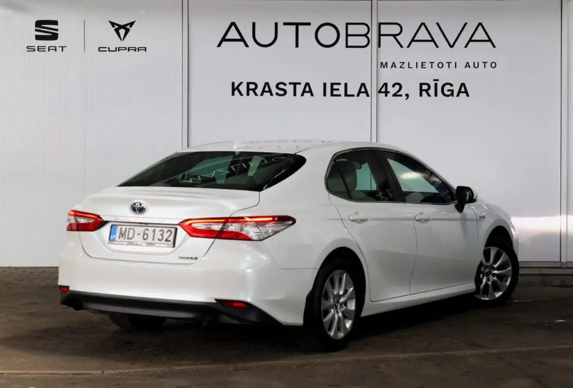TOYOTA CAMRY
