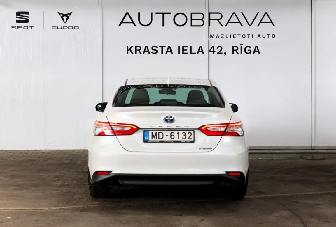 TOYOTA CAMRY