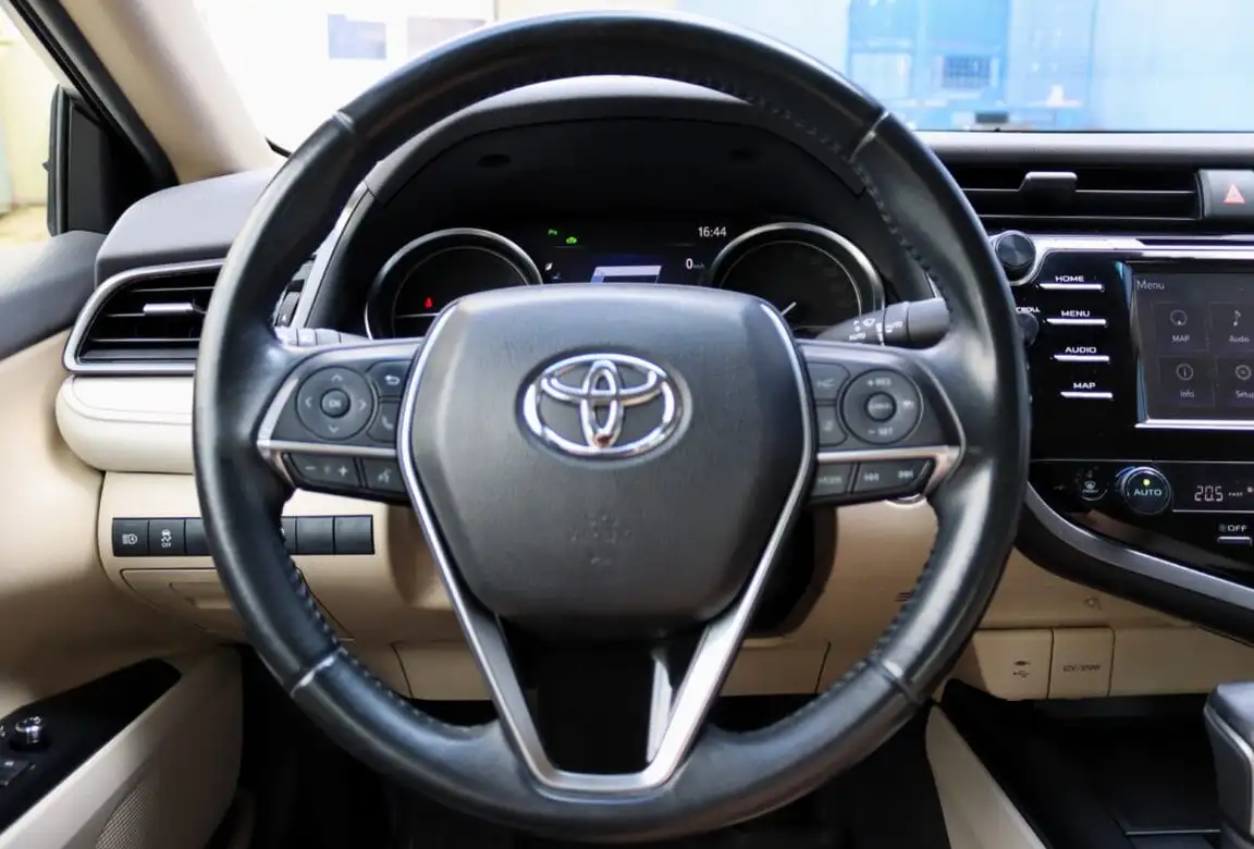 TOYOTA CAMRY