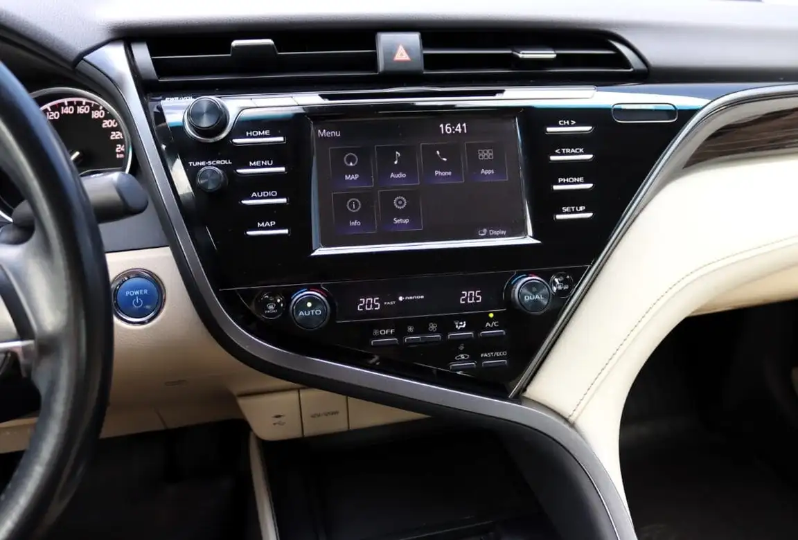 TOYOTA CAMRY