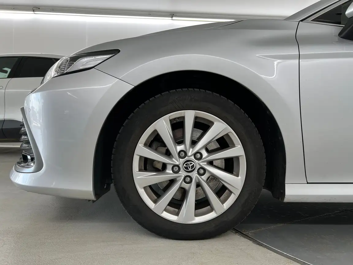 TOYOTA CAMRY