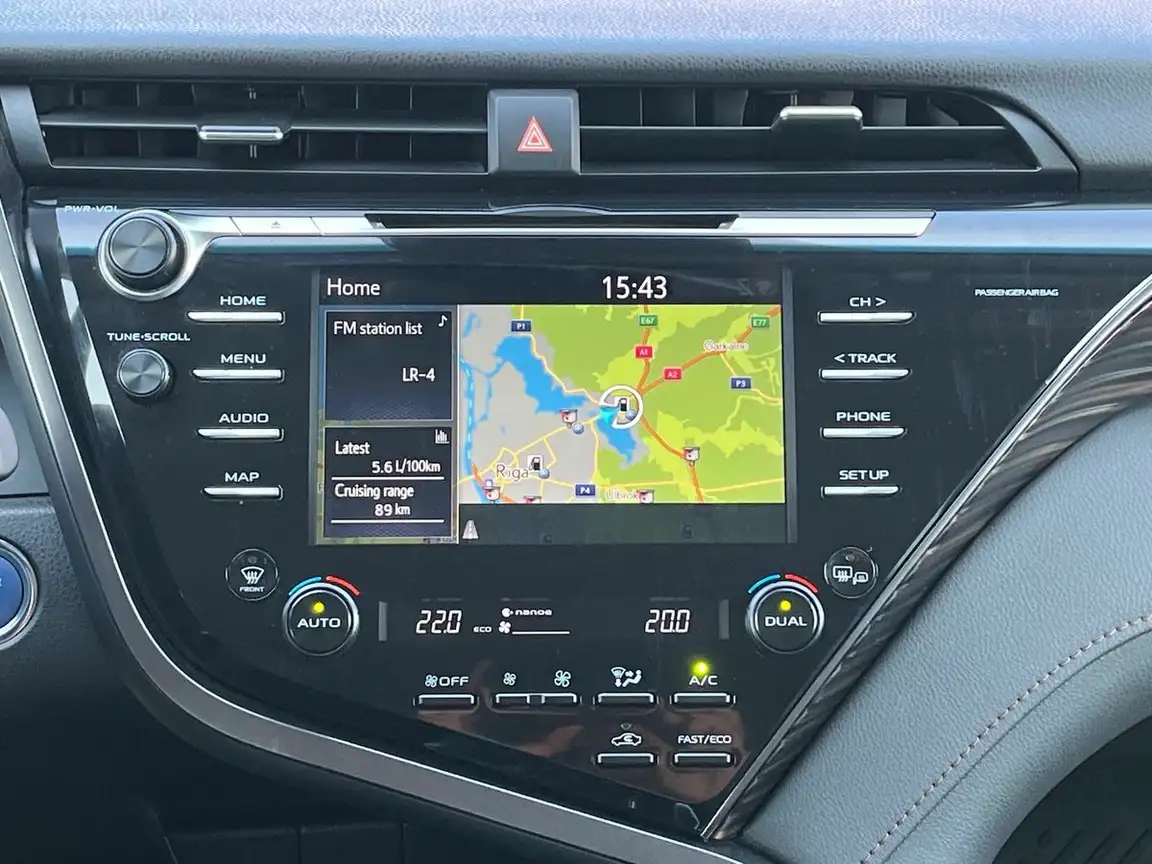 TOYOTA CAMRY