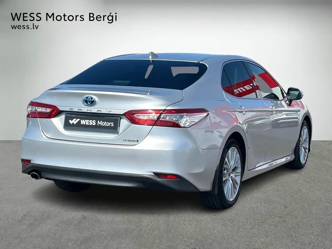 TOYOTA CAMRY