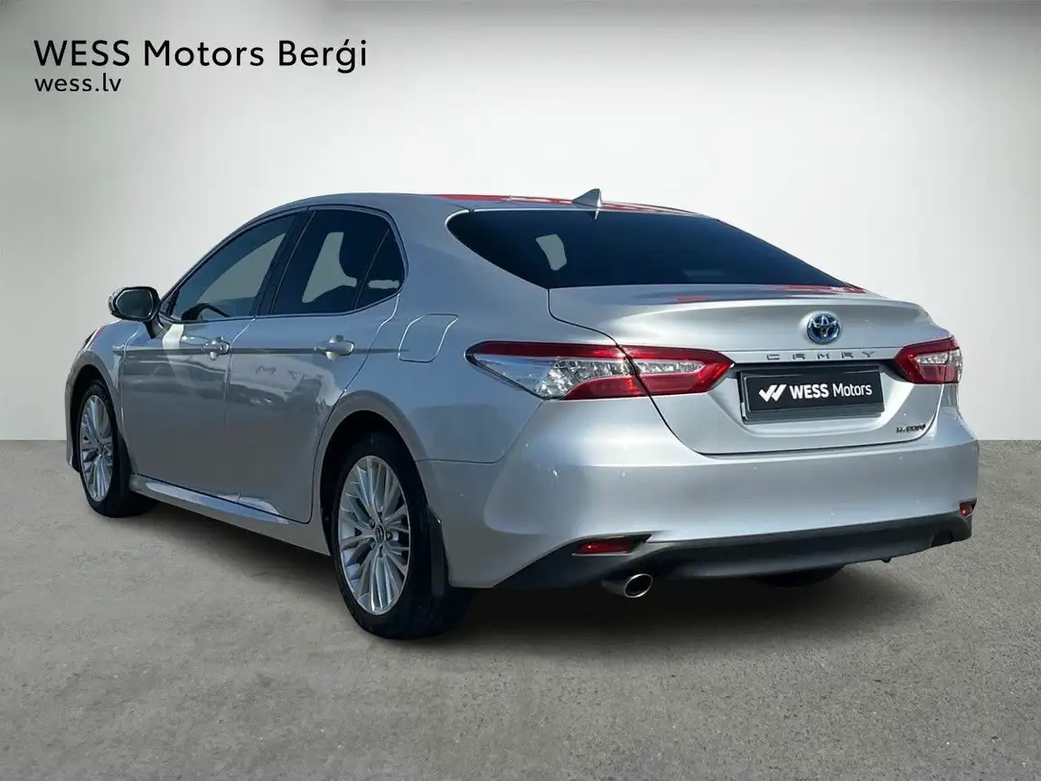 TOYOTA CAMRY