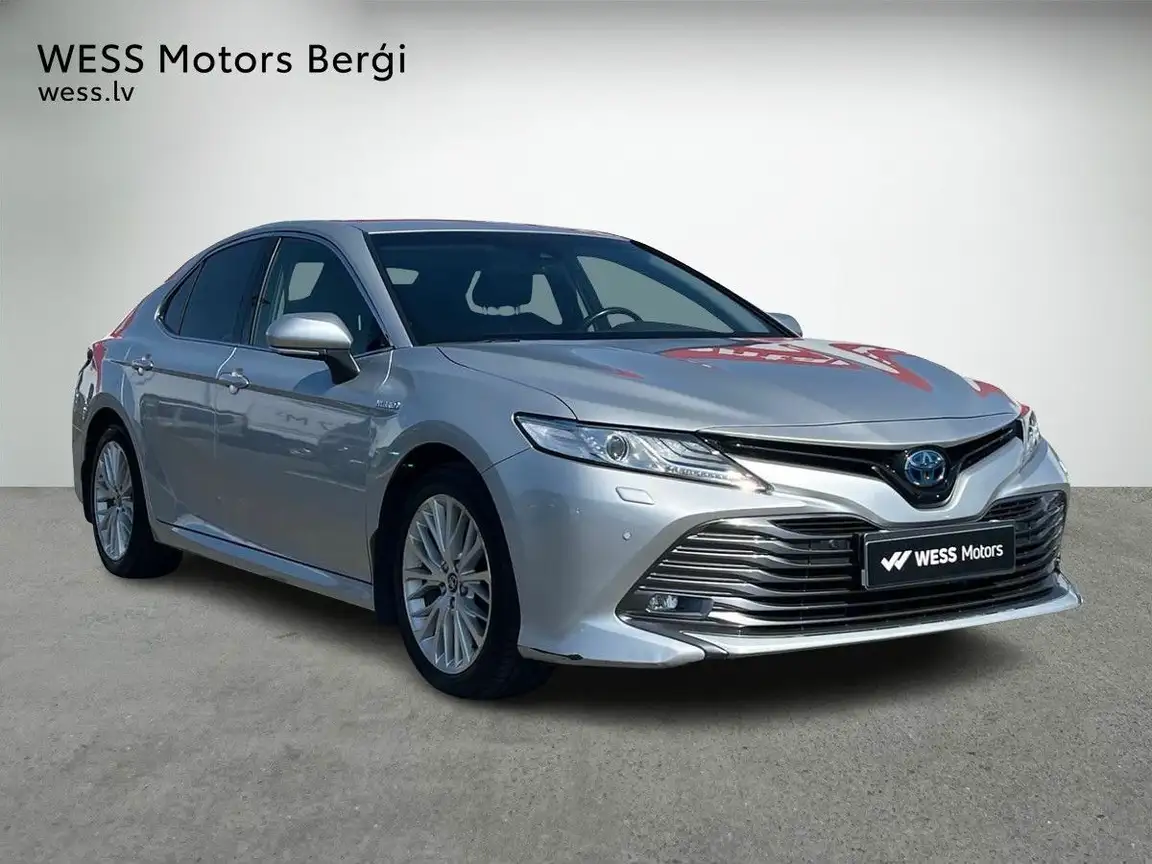 TOYOTA CAMRY