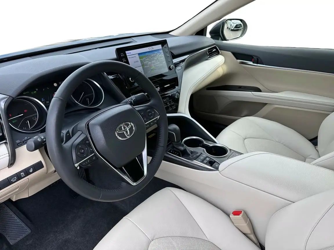 TOYOTA CAMRY